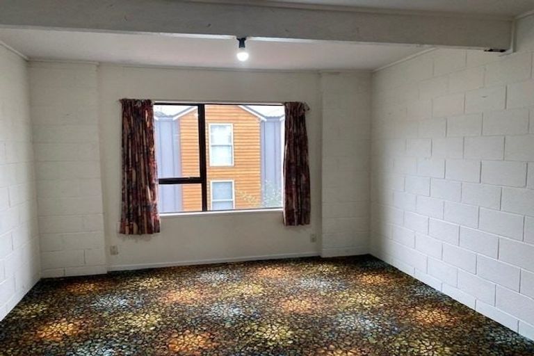 Photo of property in 20f2 Frankmoore Avenue, Johnsonville, Wellington, 6037