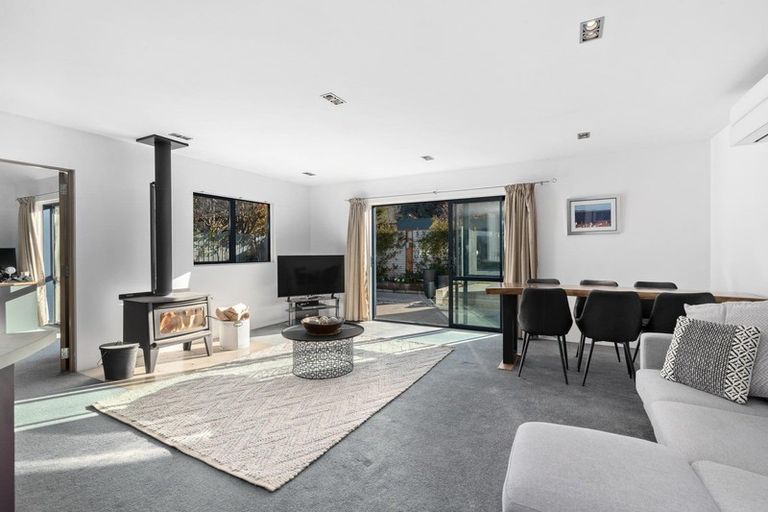 Photo of property in 2/1 Maple Court, Arthurs Point, Queenstown, 9371
