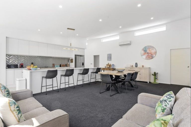 Photo of property in 10 Pimelea Street, Papamoa Beach, Papamoa, 3118