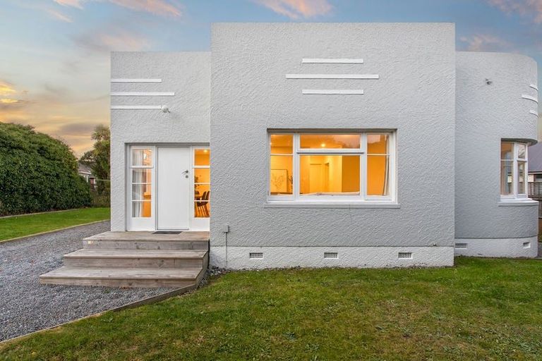 Photo of property in 10 Mcfaddens Road, St Albans, Christchurch, 8052