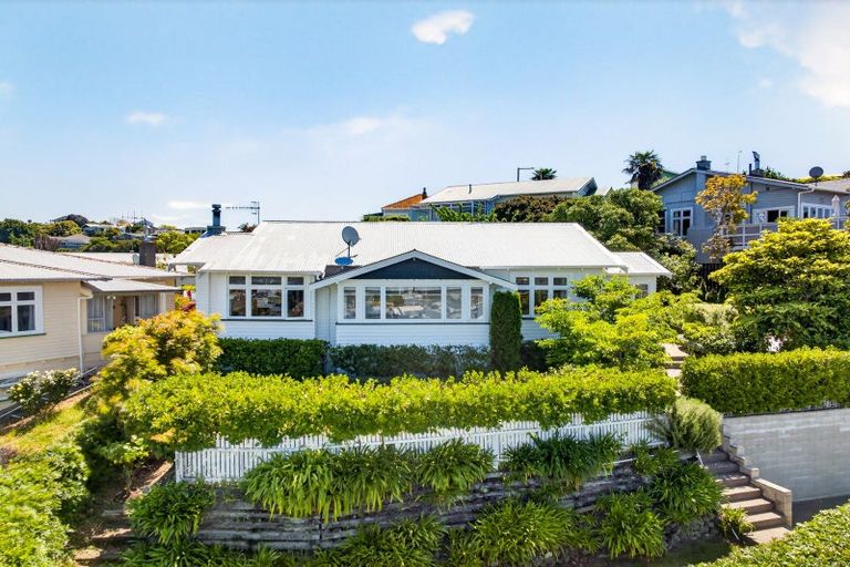 Photo of property in 12 Guys Hill Road, Hospital Hill, Napier, 4110