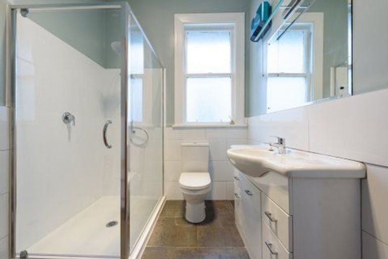 Photo of property in 135 Glenmore Street, Kelburn, Wellington, 6012