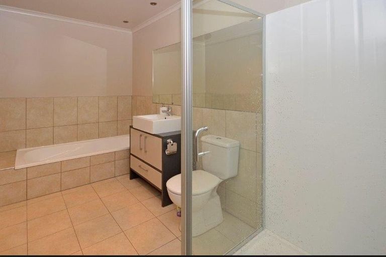 Photo of property in 71 The Track, Takanini, 2112