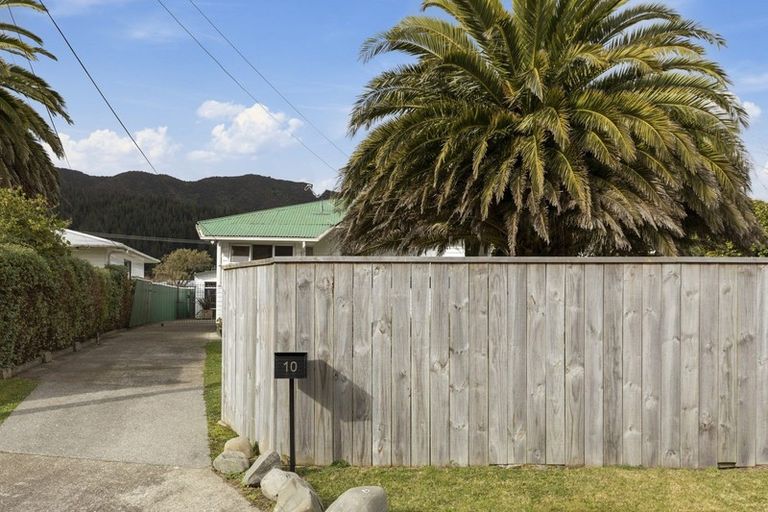 Photo of property in 10 Halifax Street, Wainuiomata, Lower Hutt, 5014