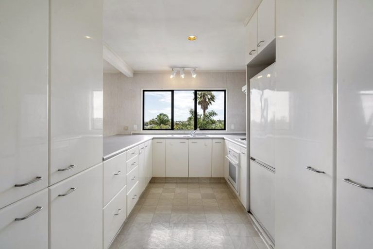 Photo of property in 1/55 Nigel Road, Browns Bay, Auckland, 0630