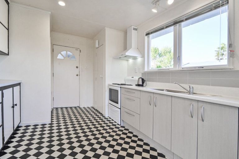 Photo of property in 215 Sunnybank Crescent, Camberley, Hastings, 4120