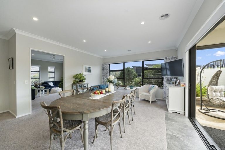 Photo of property in 14 Taranui Way, Paraparaumu Beach, Paraparaumu, 5032