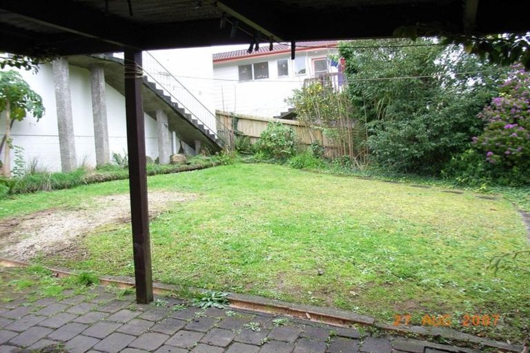 Photo of property in 18 Finn Place, Totara Vale, Auckland, 0629