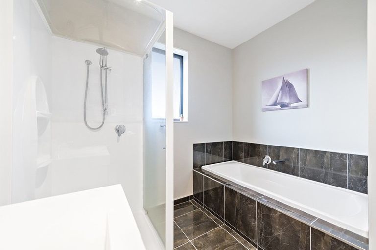 Photo of property in 16 Lloyds Close, Rolleston, 7614