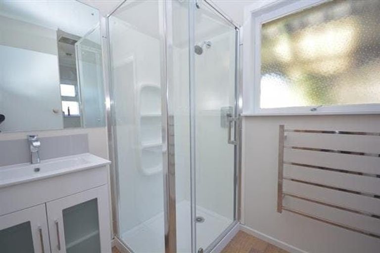 Photo of property in 55 Plumley Crescent, Mangere, Auckland, 2022