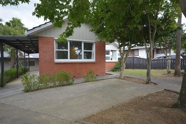 Photo of property in 55 Plumley Crescent, Mangere, Auckland, 2022