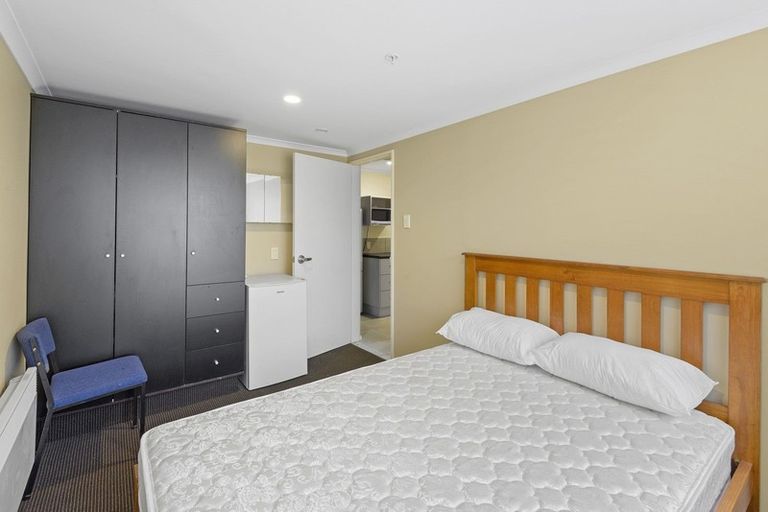 Photo of property in 8 Kowhai Terrace, Saint Martins, Christchurch, 8022