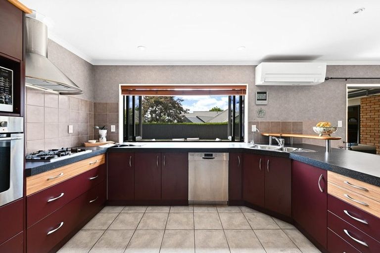 Photo of property in 17 Grasmere Court, Huntington, Hamilton, 3210