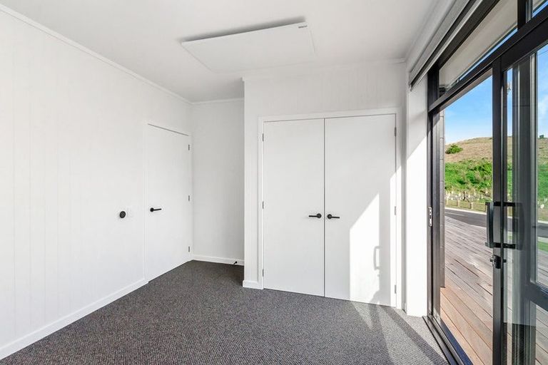 Photo of property in 42 Parkwood Avenue, Westgate, Auckland, 0614