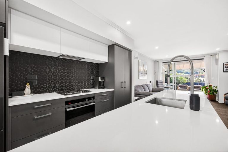 Photo of property in 28 Taitonga Lane, Stanmore Bay, Whangaparaoa, 0932