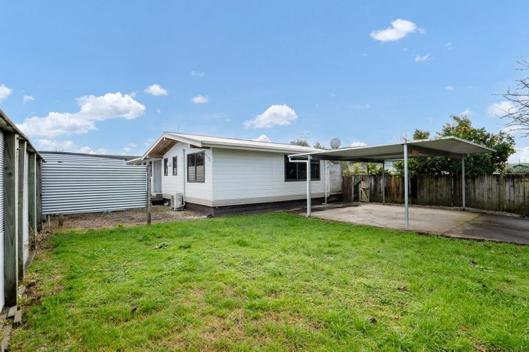 Photo of property in 305 Shakespeare Street, Leamington, Cambridge, 3432