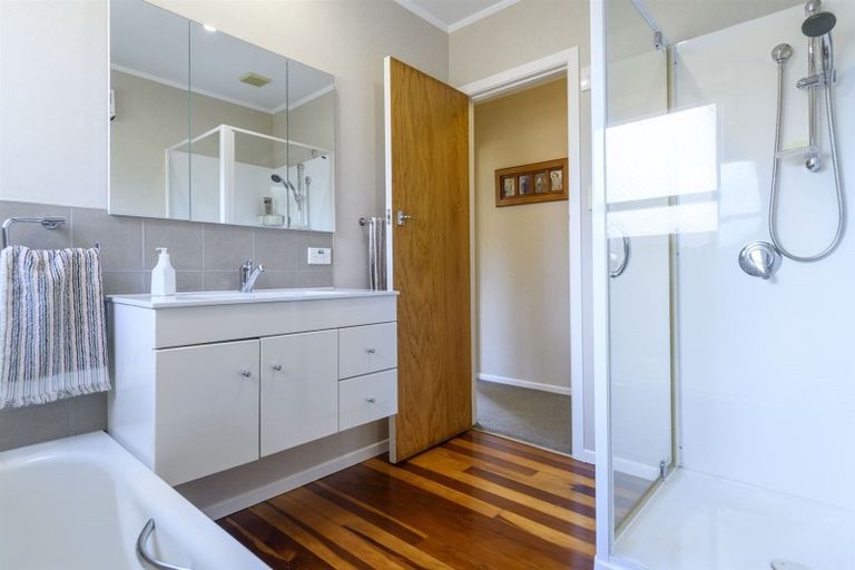 Photo of property in 18 Karaka Road, Otumoetai, Tauranga, 3110