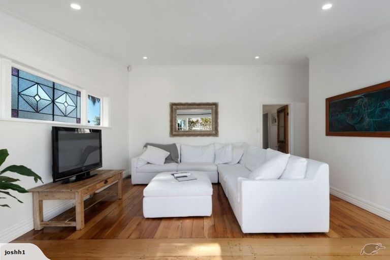 Photo of property in 1/86 Birkenhead Avenue, Birkenhead, Auckland, 0626