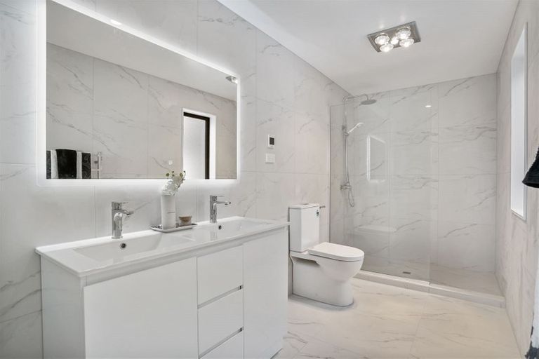 Photo of property in 4 Matahae Drive, Flat Bush, Auckland, 2019