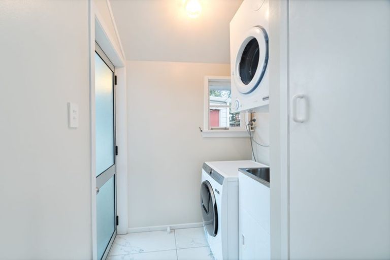 Photo of property in 99a/3 View Road, Sunnyvale, Auckland, 0612
