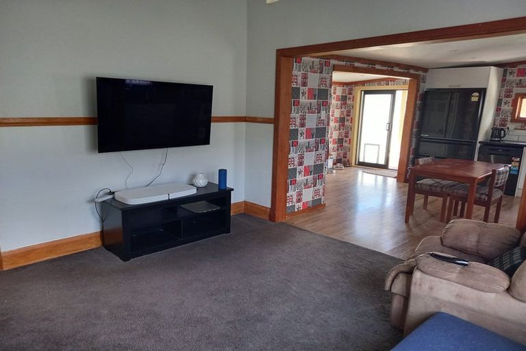 Photo of property in 42 Kingswood Street, Takaro, Palmerston North, 4412