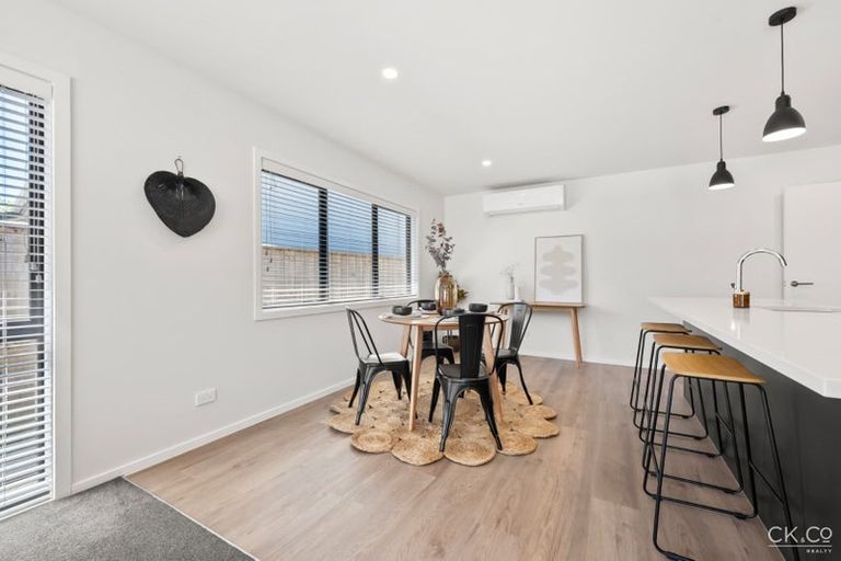 Photo of property in 33c Gemstone Drive, Birchville, Upper Hutt, 5018