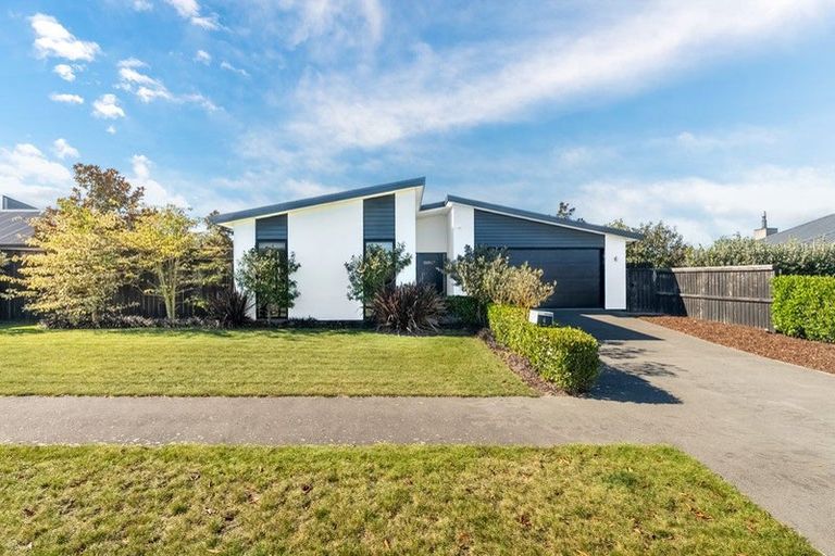 Photo of property in 4 Jacqueline Drive, West Melton, 7618