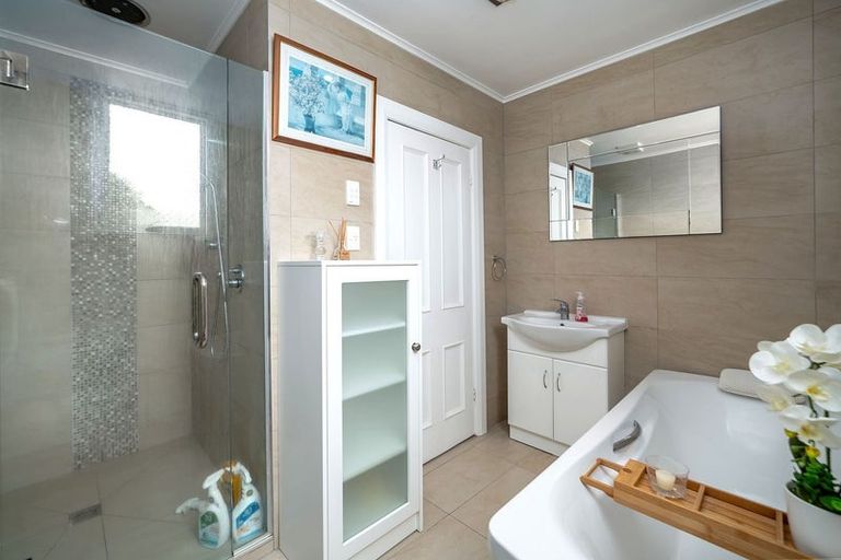 Photo of property in 32 Esther Street, Martinborough, 5711