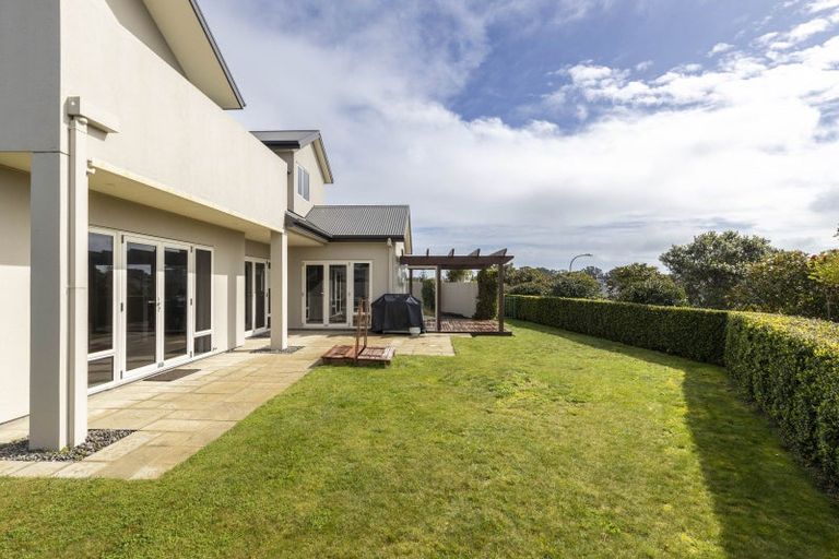 Photo of property in 10 Sampson Avenue, Waiwhakaiho, New Plymouth, 4312