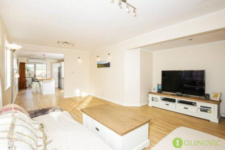 Photo of property in 56 Savoy Road, Glen Eden, Auckland, 0602