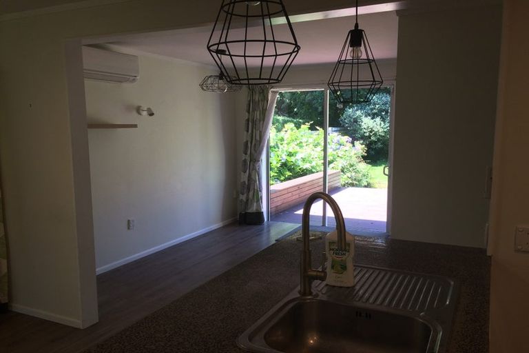 Photo of property in 15 Kauri Road, Waikanae, 5036