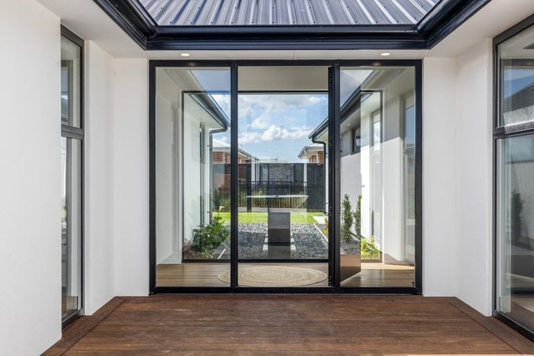 Photo of property in 10 Crosado Place, Rolleston, 7614