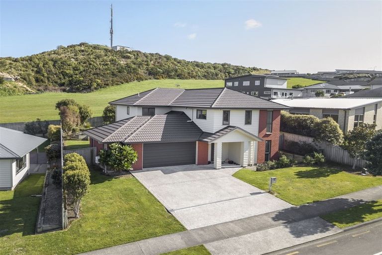 Photo of property in 78 Aotea Drive, Aotea, Porirua, 5024