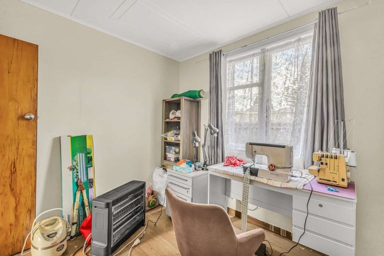 Photo of property in 14 Tawa Street, Inglewood, 4330