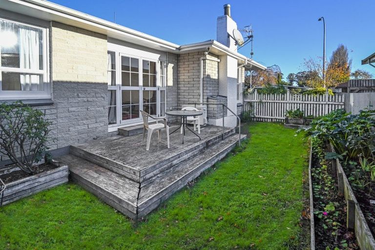 Photo of property in 215 Sunnybank Crescent, Camberley, Hastings, 4120