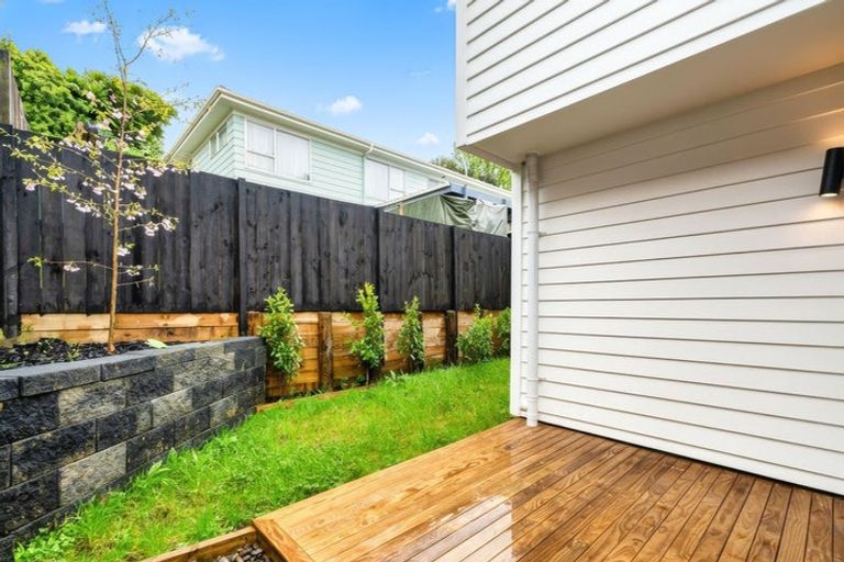 Photo of property in 8a Butterworth Drive, Glendene, Auckland, 0602