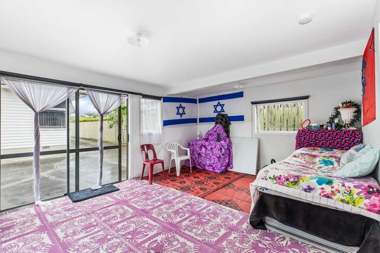 Photo of property in 29 Plumley Crescent, Mangere, Auckland, 2022