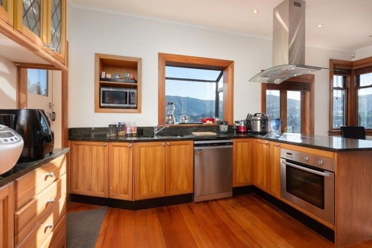 Photo of property in 24 Fernhill Terrace, Wadestown, Wellington, 6012