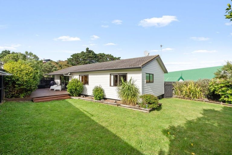 Photo of property in 115 Mark Avenue, Grenada Village, Wellington, 6037