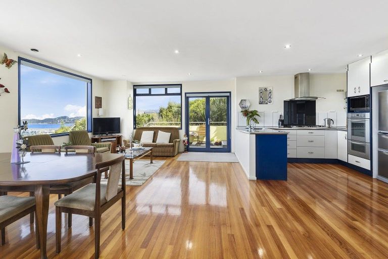 Photo of property in 10 Inverell Way, Seatoun, Wellington, 6022