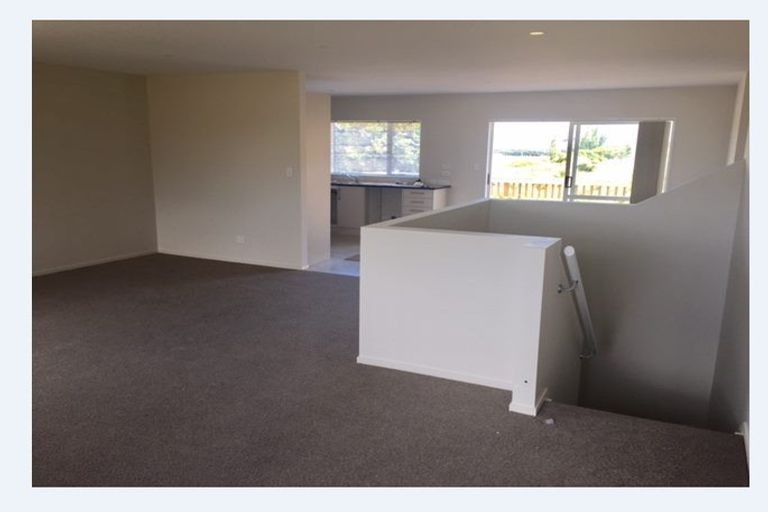 Photo of property in 165 Keri Vista Rise, Papakura, 2110