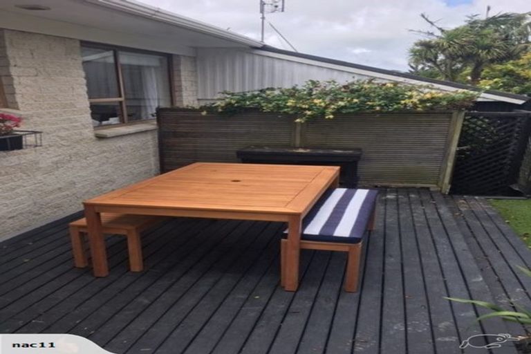 Photo of property in 1/165 Birkenhead Avenue, Birkenhead, Auckland, 0626