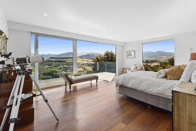 Photo of property in 13 Highfield Ridge, Wanaka, 9305