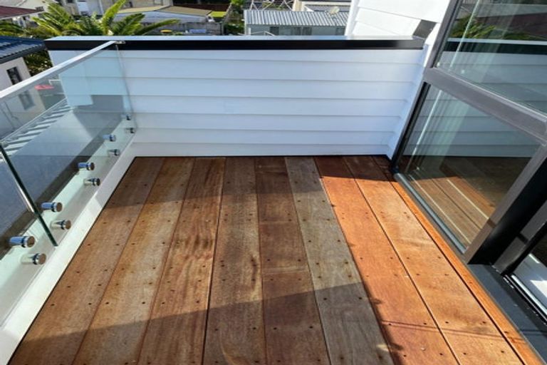 Photo of property in 15 Kiernan Place, Kelston, Auckland, 0602
