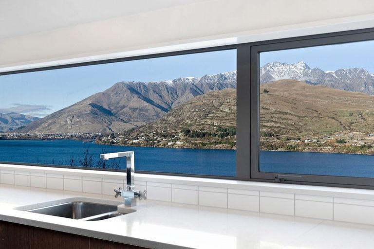 Photo of property in 2/11 Gum Lane, Queenstown, 9300