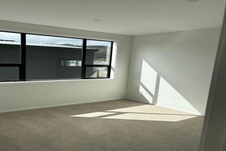 Photo of property in 2/27 Main Road, Wainuiomata, Lower Hutt, 5014