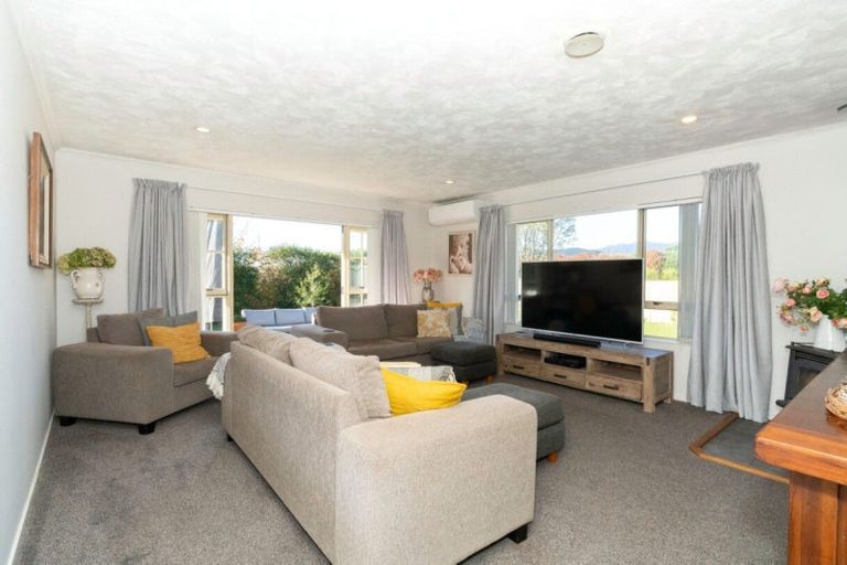 Photo of property in 9 Garth Road, Levin, 5571