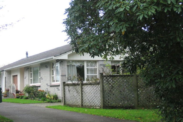 Photo of property in 2/26 Avalon Crescent, Avalon, Lower Hutt, 5011