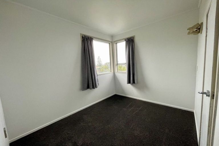 Photo of property in 42b Hogans Road, Glenfield, Auckland, 0629