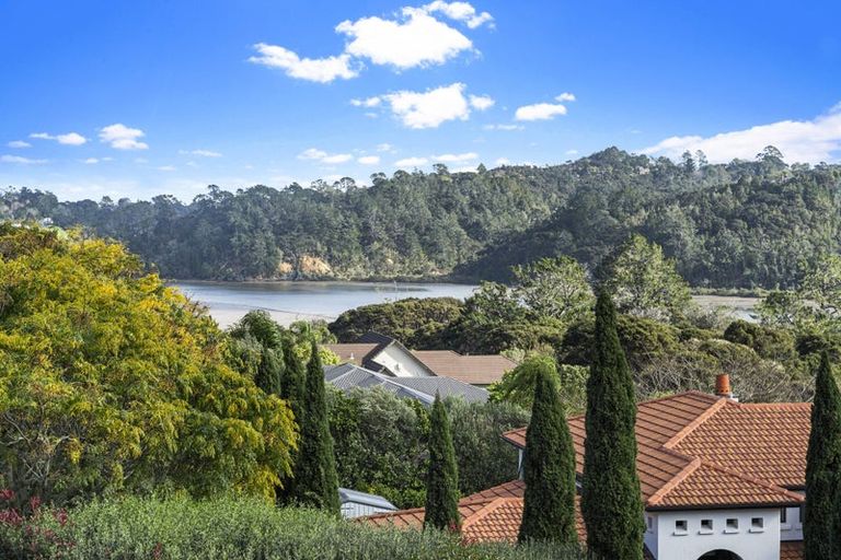 Photo of property in 132 Kittiwake Drive, Schnapper Rock, Auckland, 0632